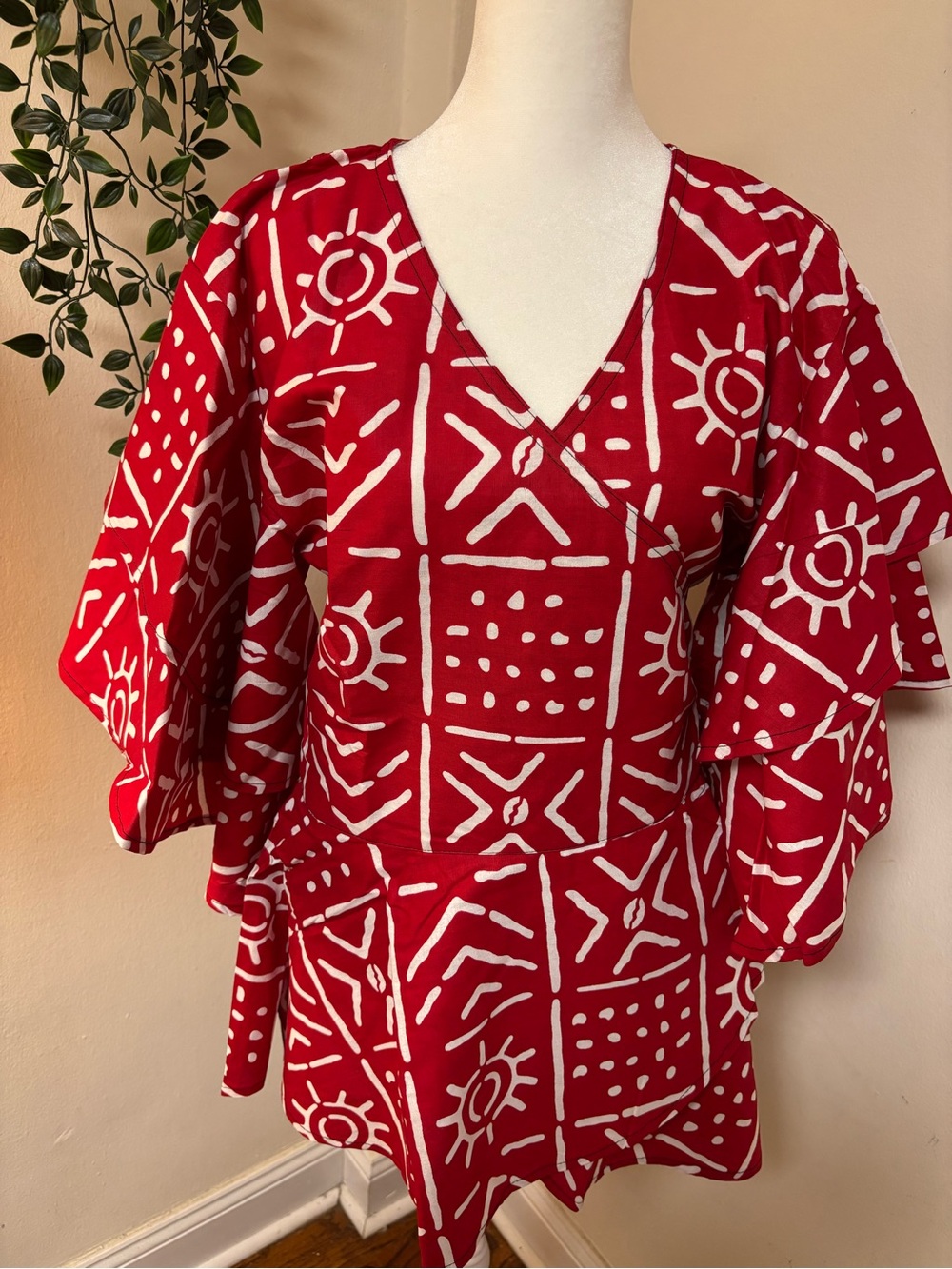 Red V-Neck Geometric Print Ruffle Sleeve Tunic - Picture 5 of 16